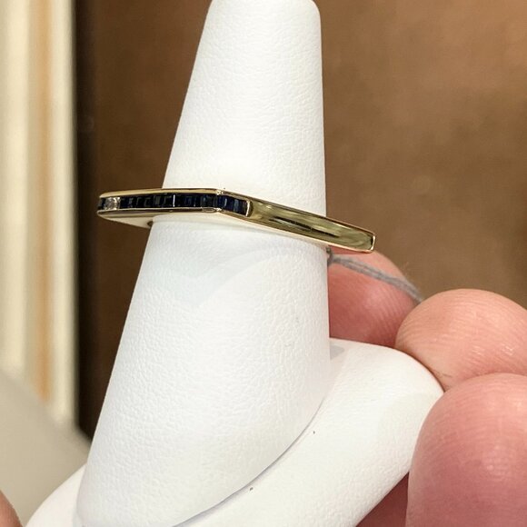 Sapphire And Diamond Gold Ring - Picture 4 of 7